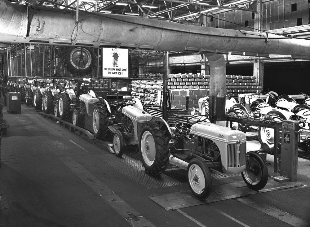 1950 Highland Park Tractor final assembly line 0400-9104