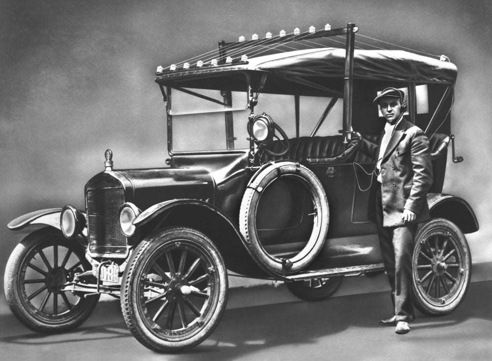 Ford Model T first Ford car with a radio in Detroi 0400-9172