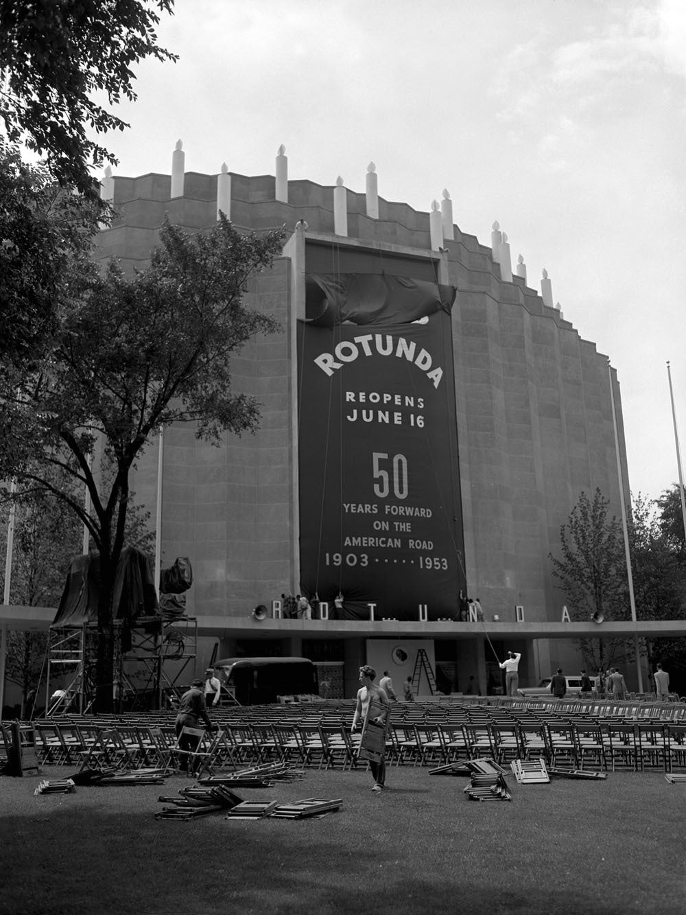 1953 Ford Rotunda reopening 0400-9220