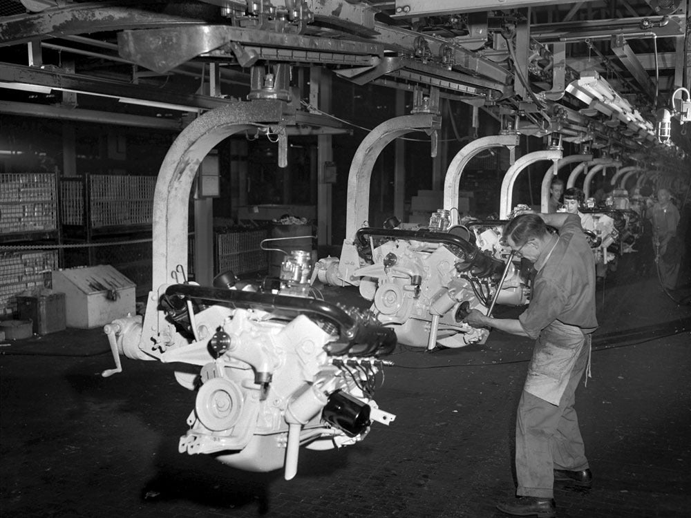 1954 Ford Dearborn Engine Plant installing oil fil 0400-9227