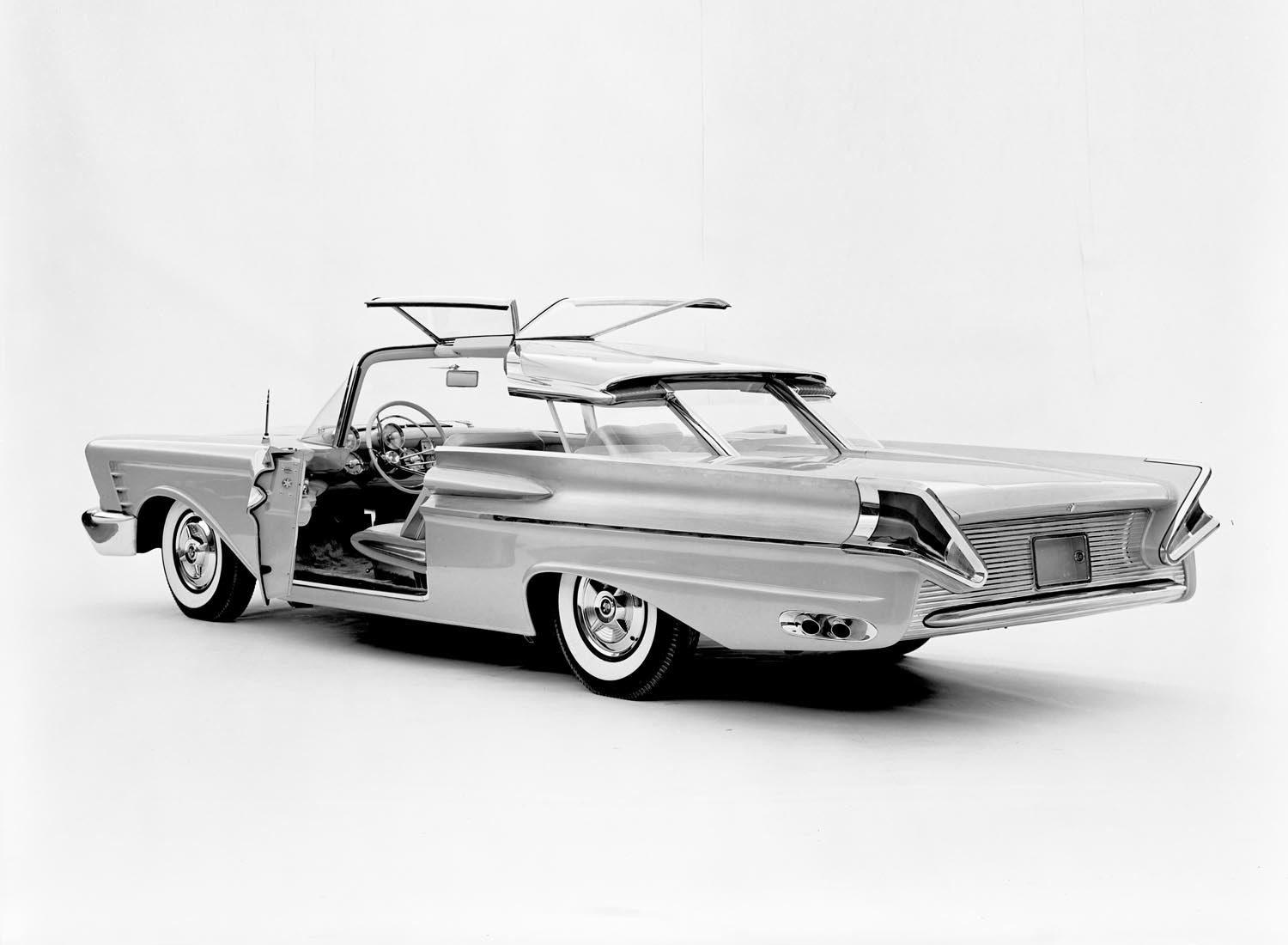 1956 Mercury XM 8100 concept car  0401-0370