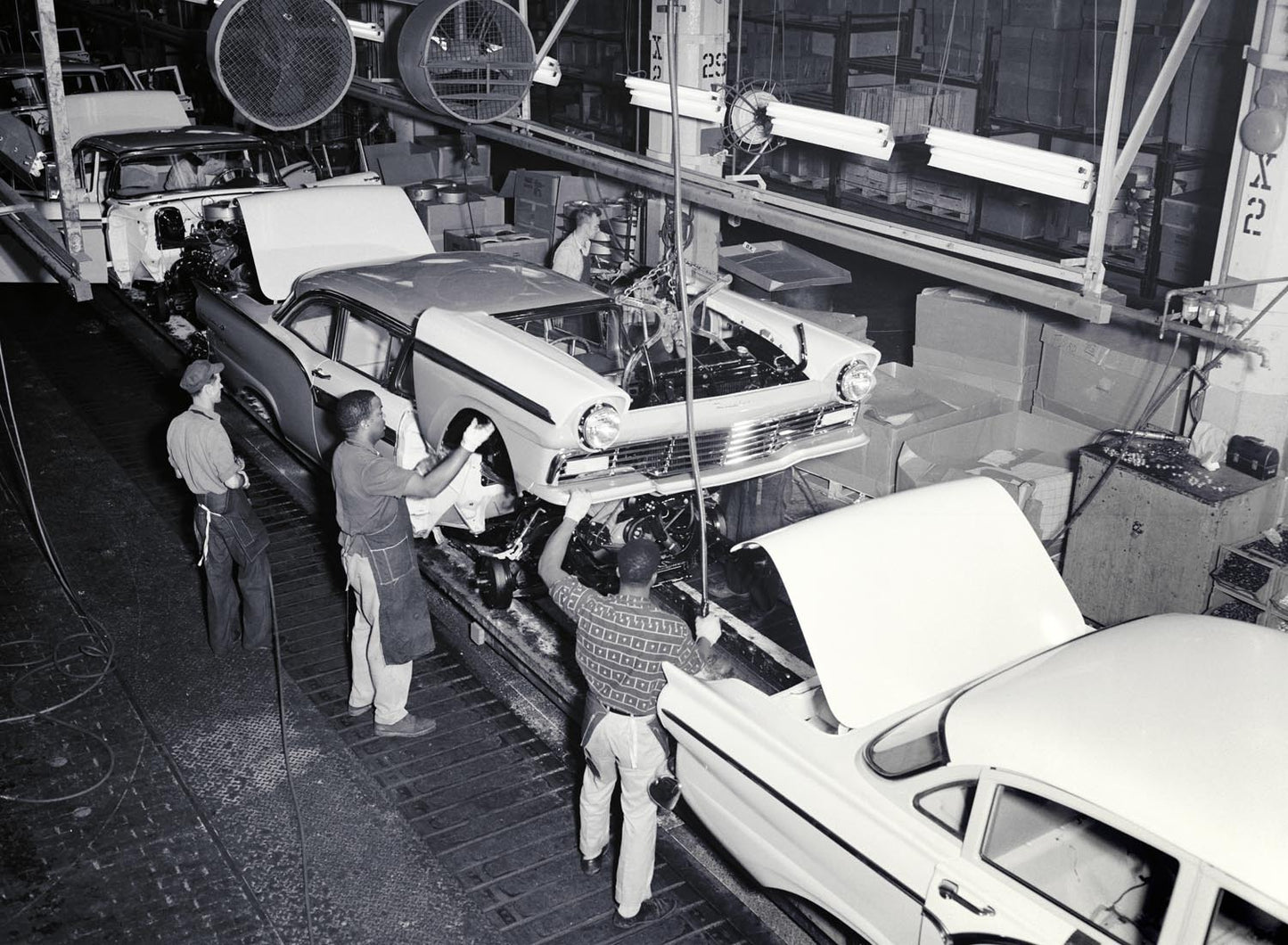1957 Ford front clip installation at Dearborn Asse  0401-0372