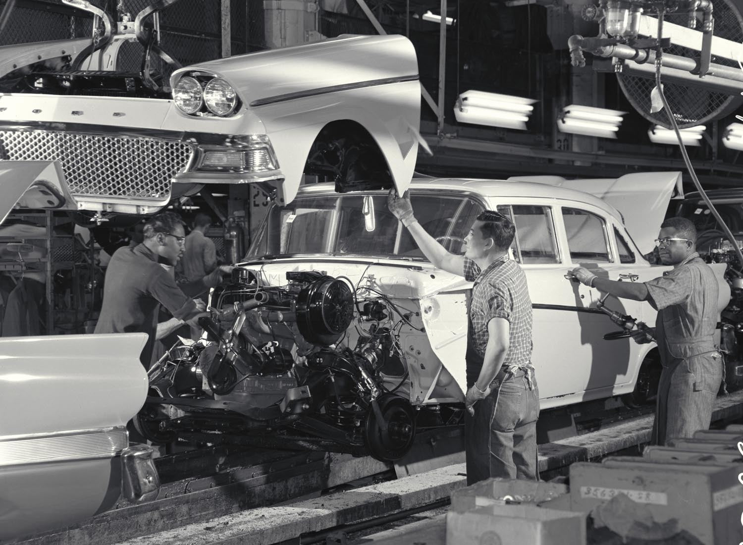 1958 Ford Dearborn Assembly Plant front clip insta  0401-0381