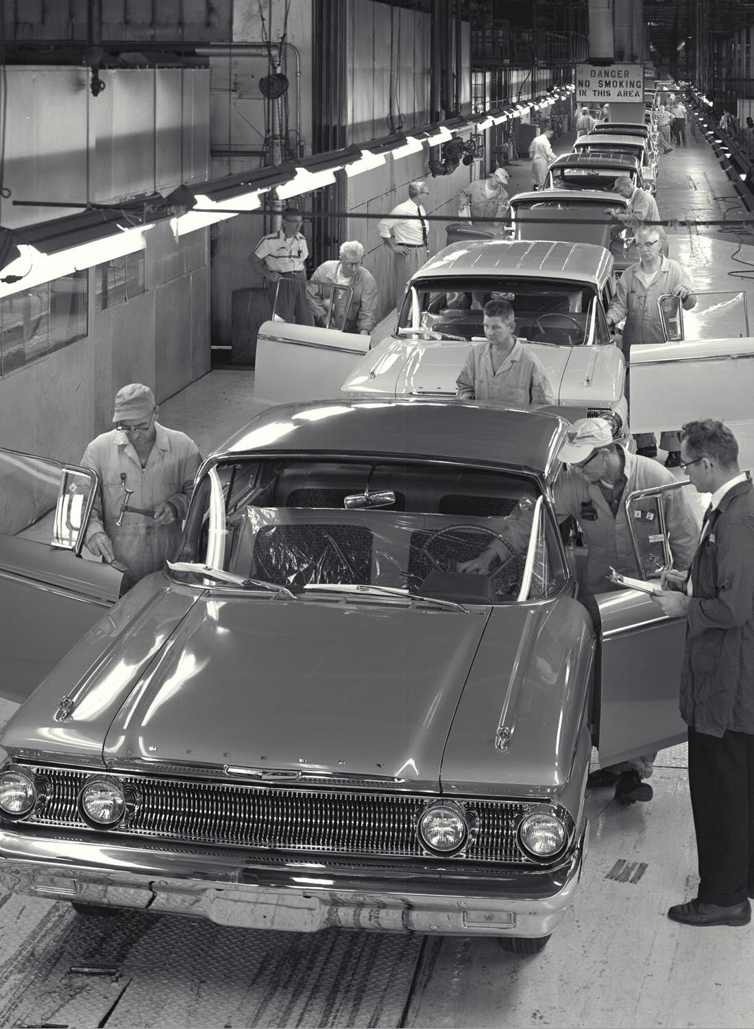 1960 Mercury on final line at Wayne Assembly Plant  0401-0396