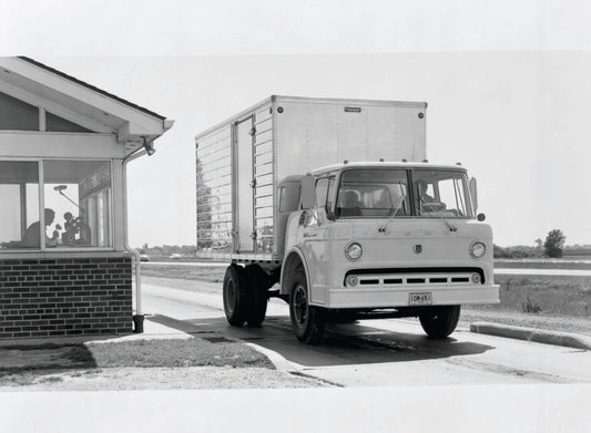 1962 Ford C700 Tilt Cab Truck  0401-0400