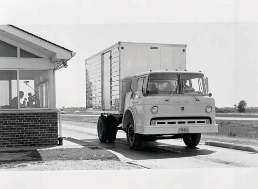 1962 Ford C700 Tilt Cab Truck  0401-0400