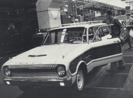 1962 Ford Falcon Squire station wagon  0401-0405