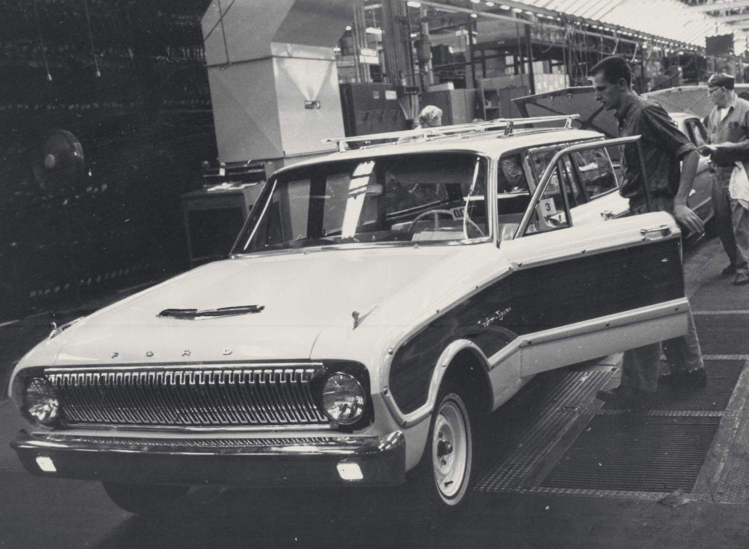 1962 Ford Falcon Squire station wagon  0401-0405