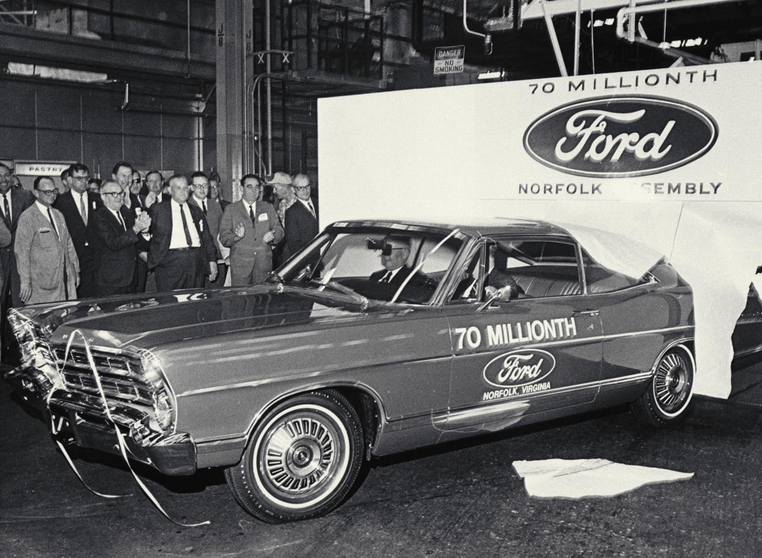 1967 Ford Galaxie 70 millionth car produced  0401-0429