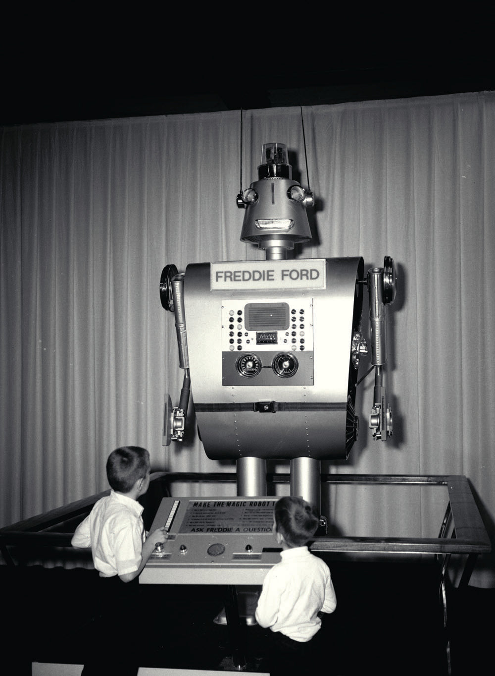 1967 Freddie Ford the robot  0401-0431