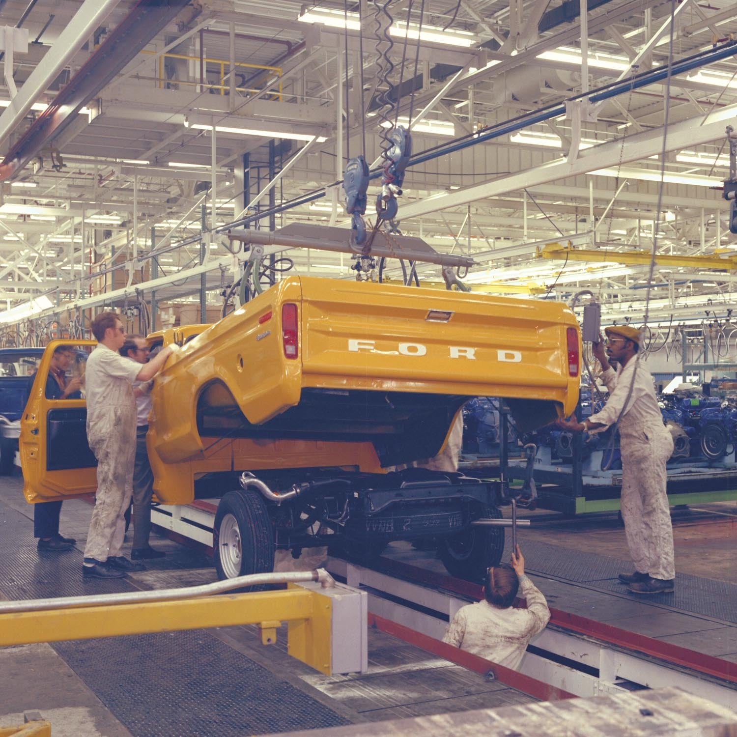 1973 Ford Louisville Assembly Plant final line neg CN7891 22  0401-0443