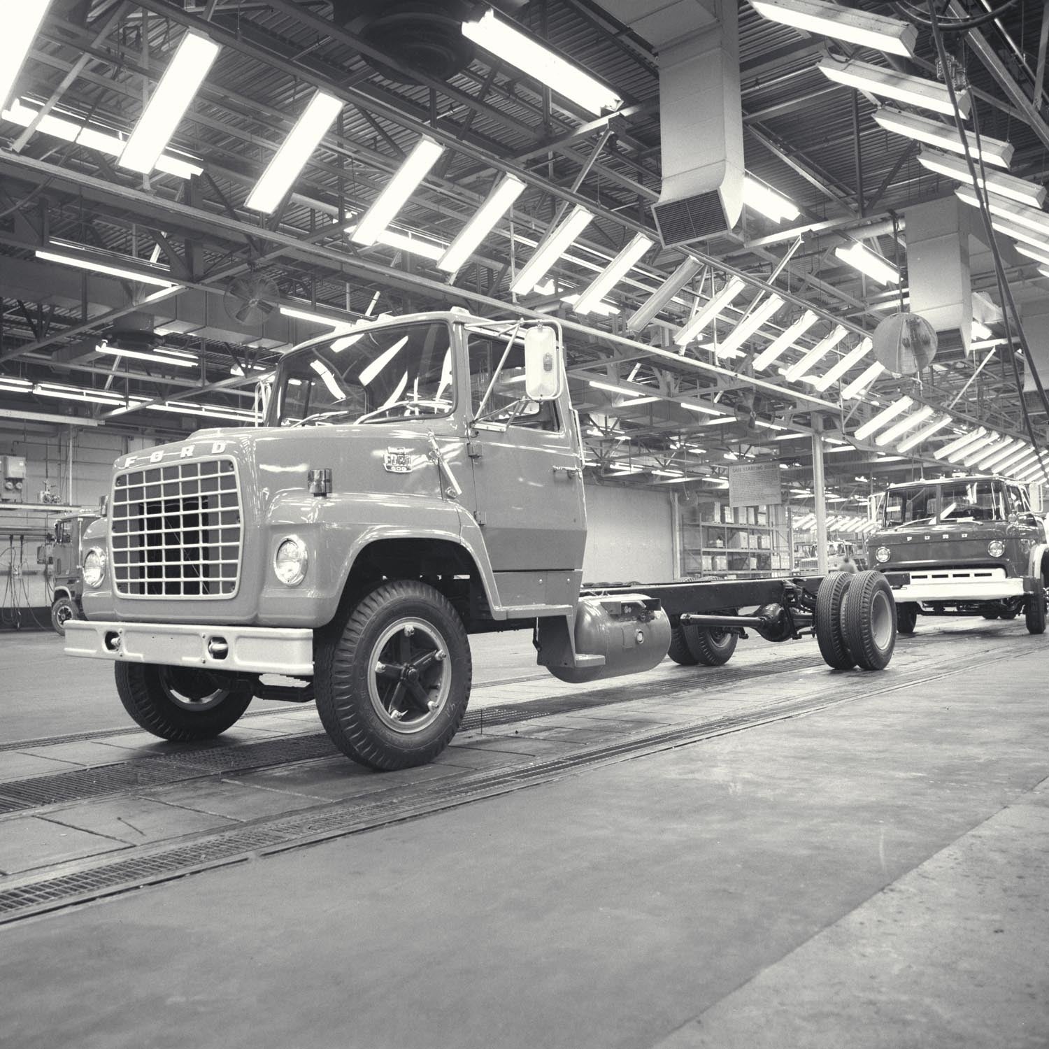 1981 Ford Louisville Truck Plant  0401-0456