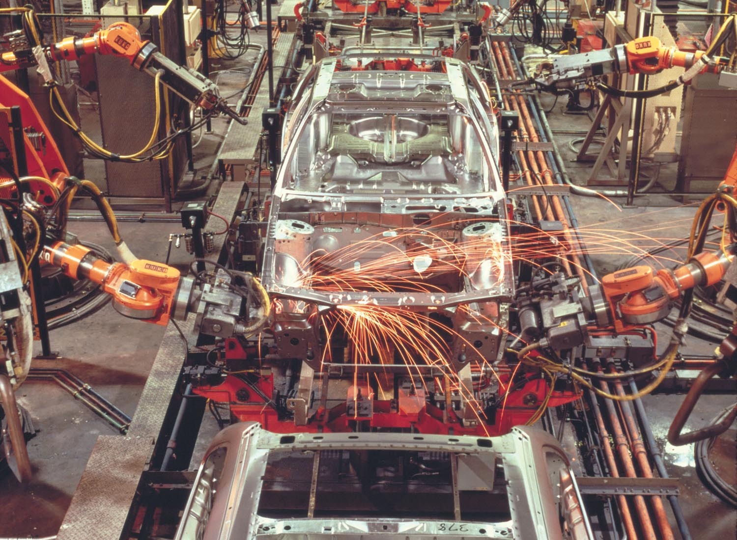 1986 Ford Chicago Assembly Plant robotic body weld  0401-0466