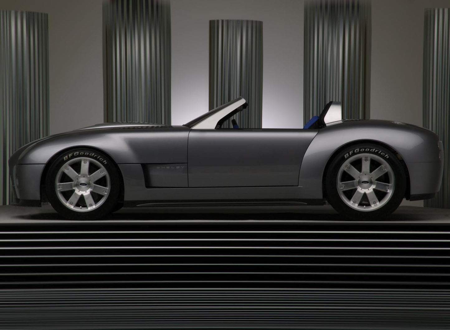 2004 Ford Shelby Cobra concept car  0401-0479