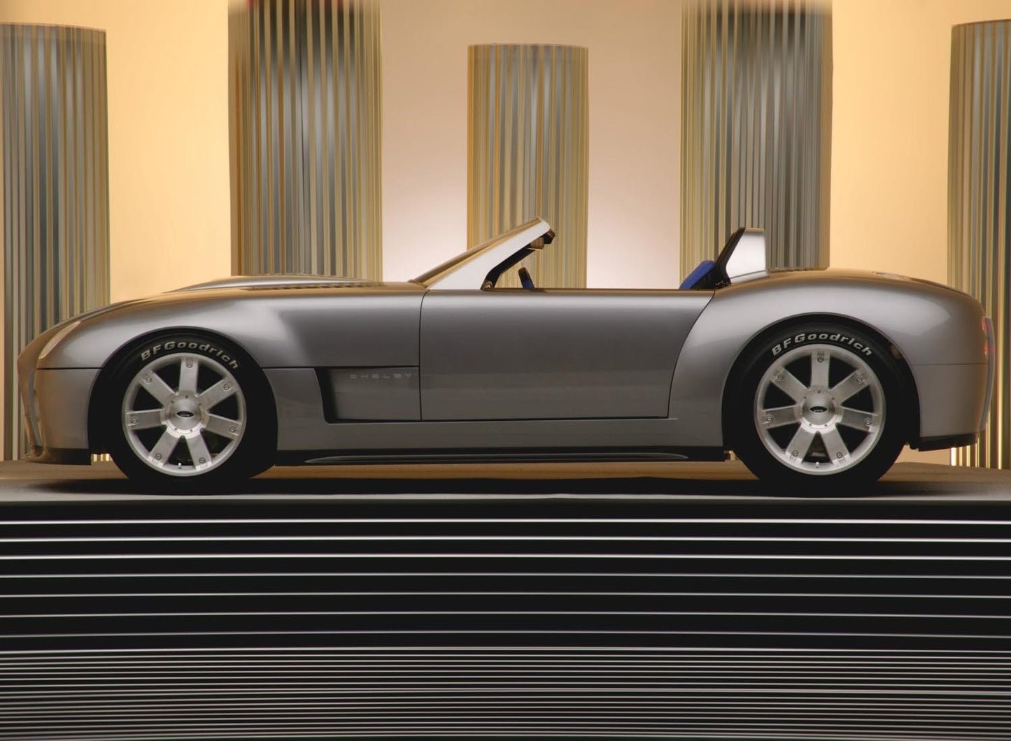 2004 Ford Shelby Cobra concept car  0401-0480
