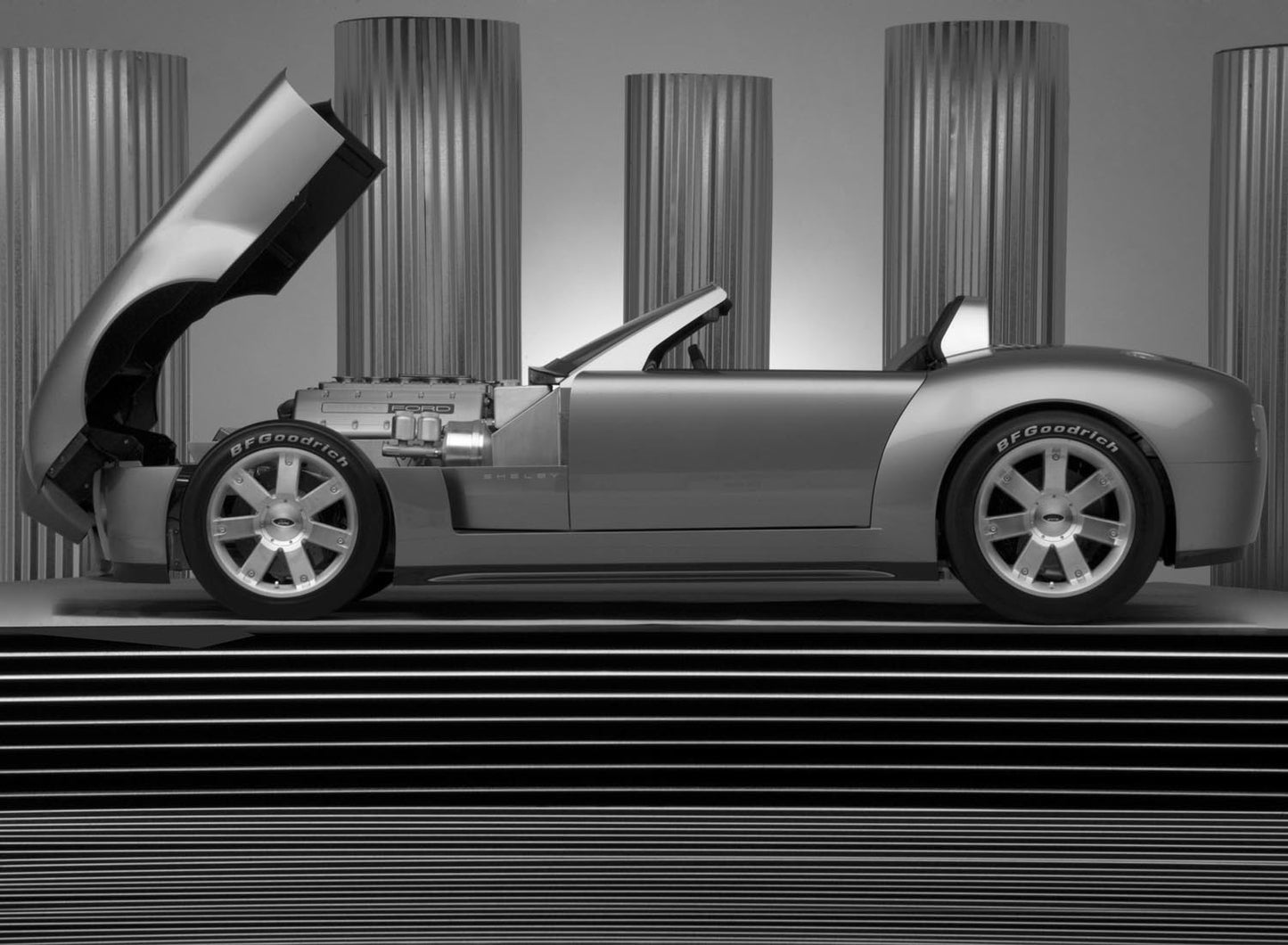 2004 Ford Shelby Cobra concept car  0401-0481
