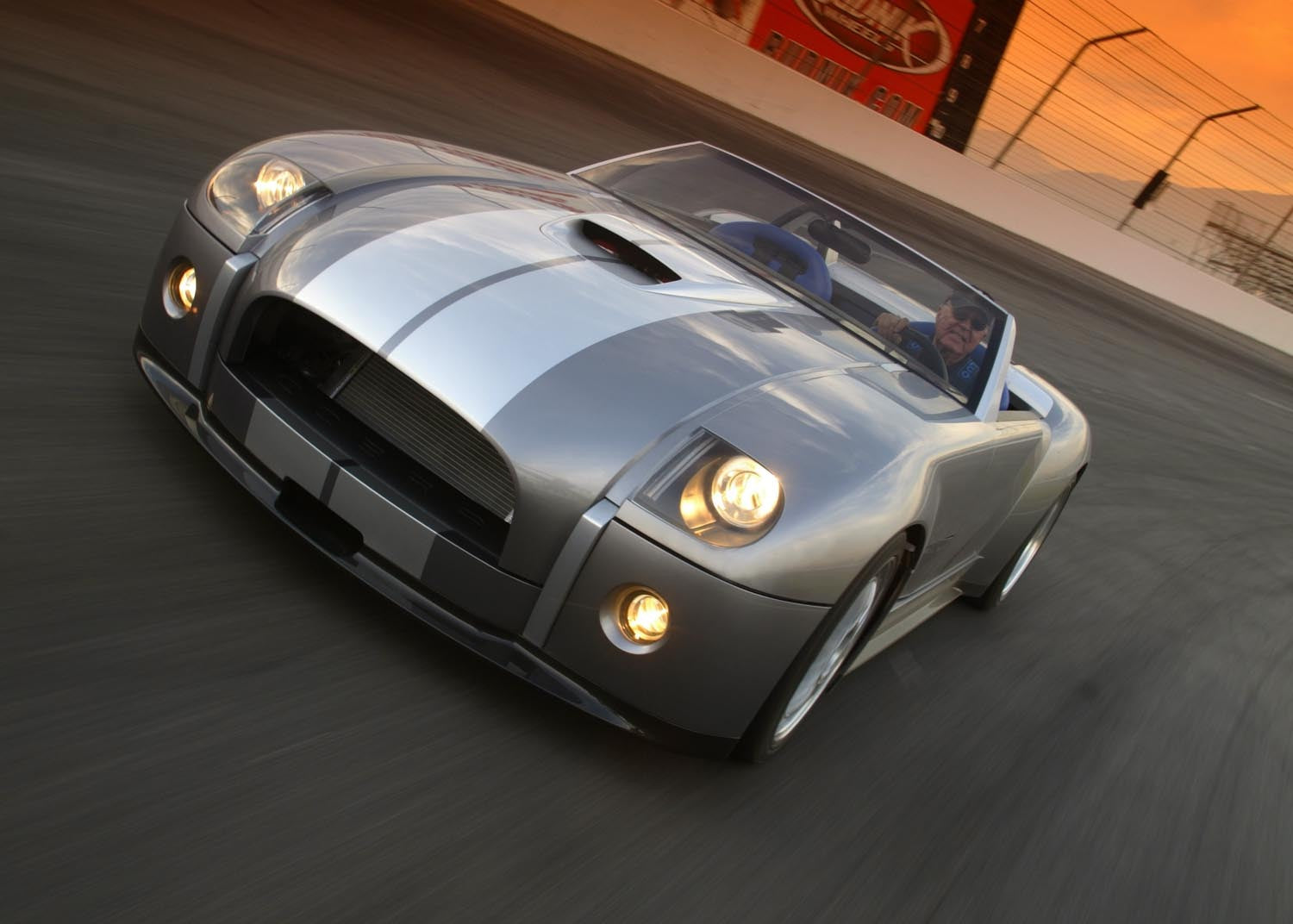 2004 Ford Shelby Cobra concept car  0401-0484