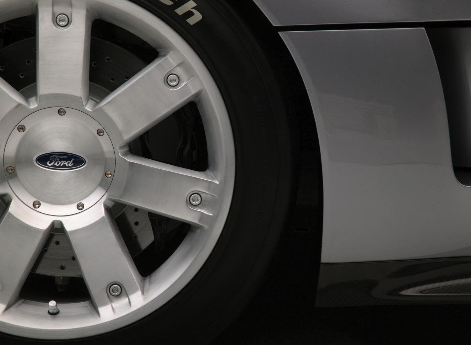 2004 Ford Shelby Cobra concept car wheel  0401-0486