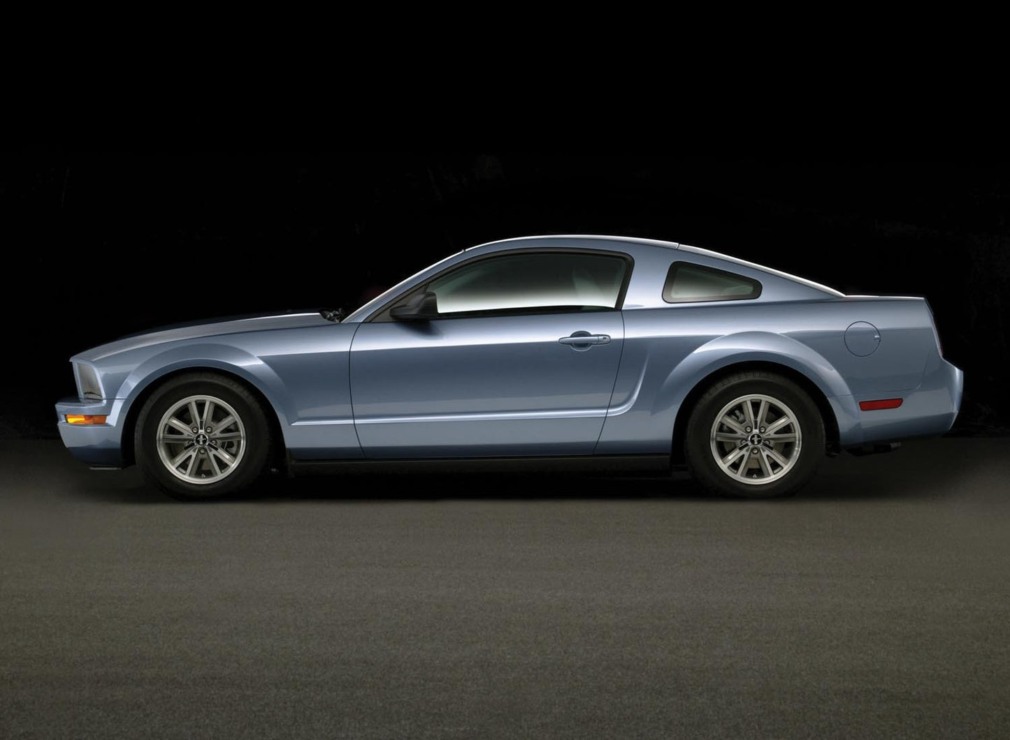 2005 Ford Mustang  0401-0533