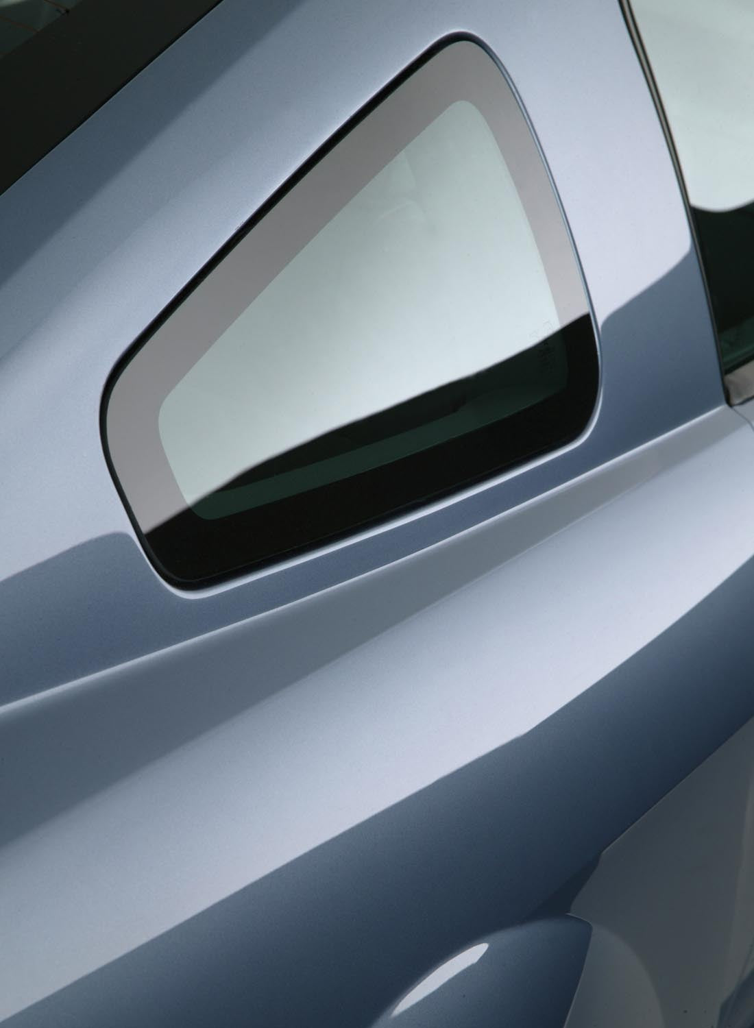 2005 Ford Mustang quarter window  0401-0535