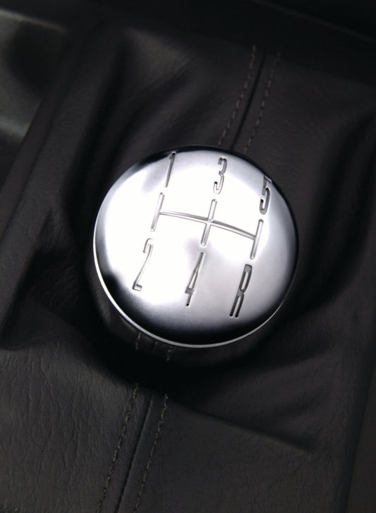 2005 Ford Mustang shift knob  0401-0536
