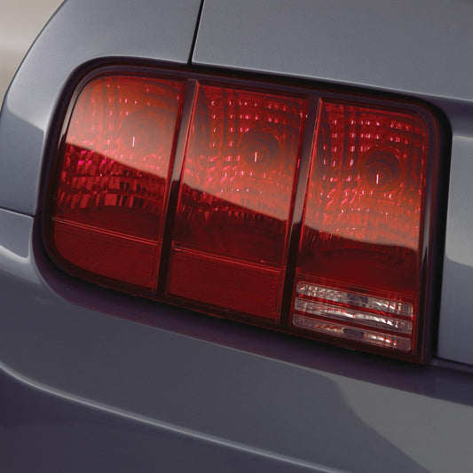 2005 Ford Mustang tail lamp  0401-0537