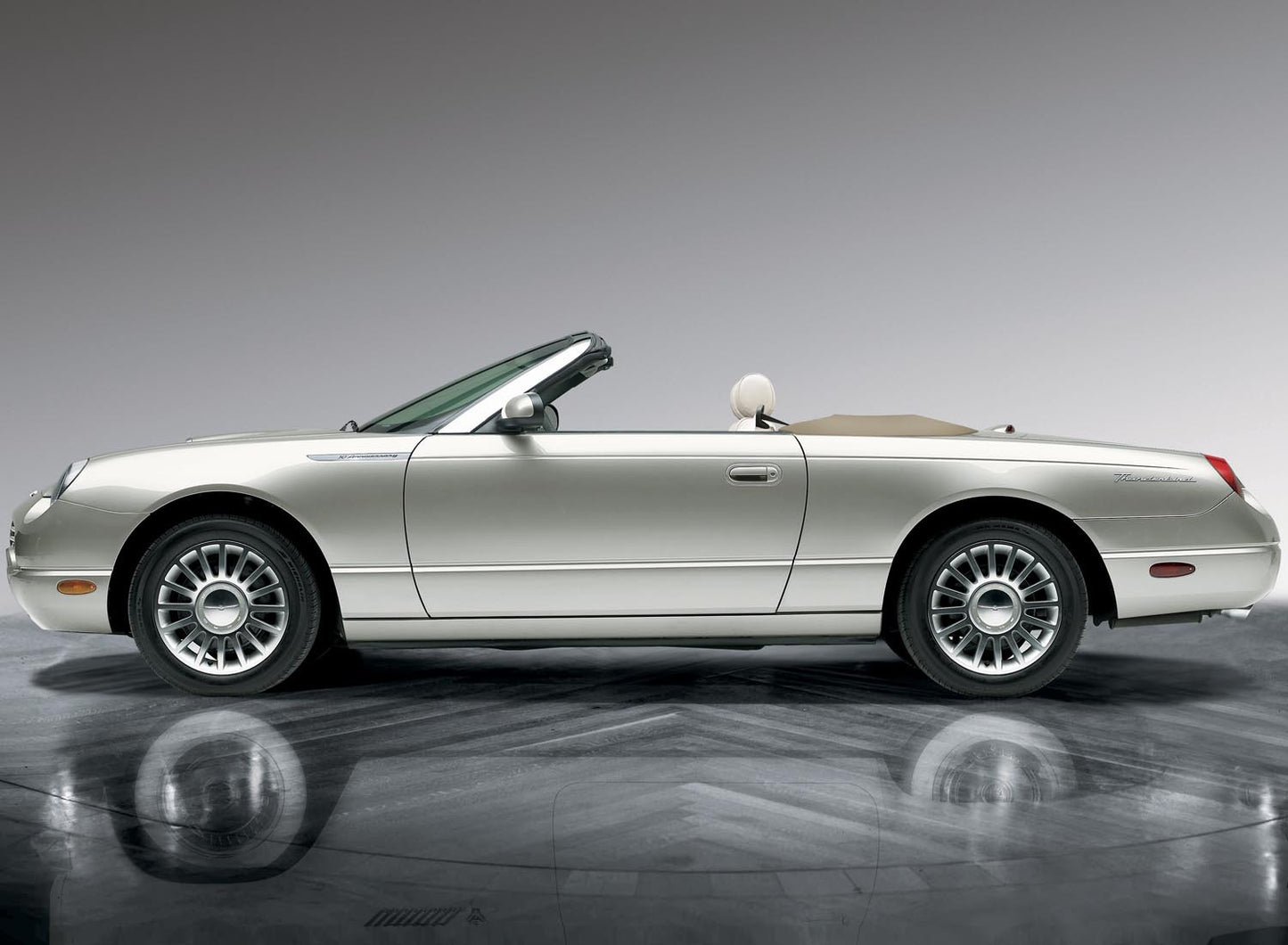 2005 Ford Thunderbird 50th Anniversary model  0401-0539