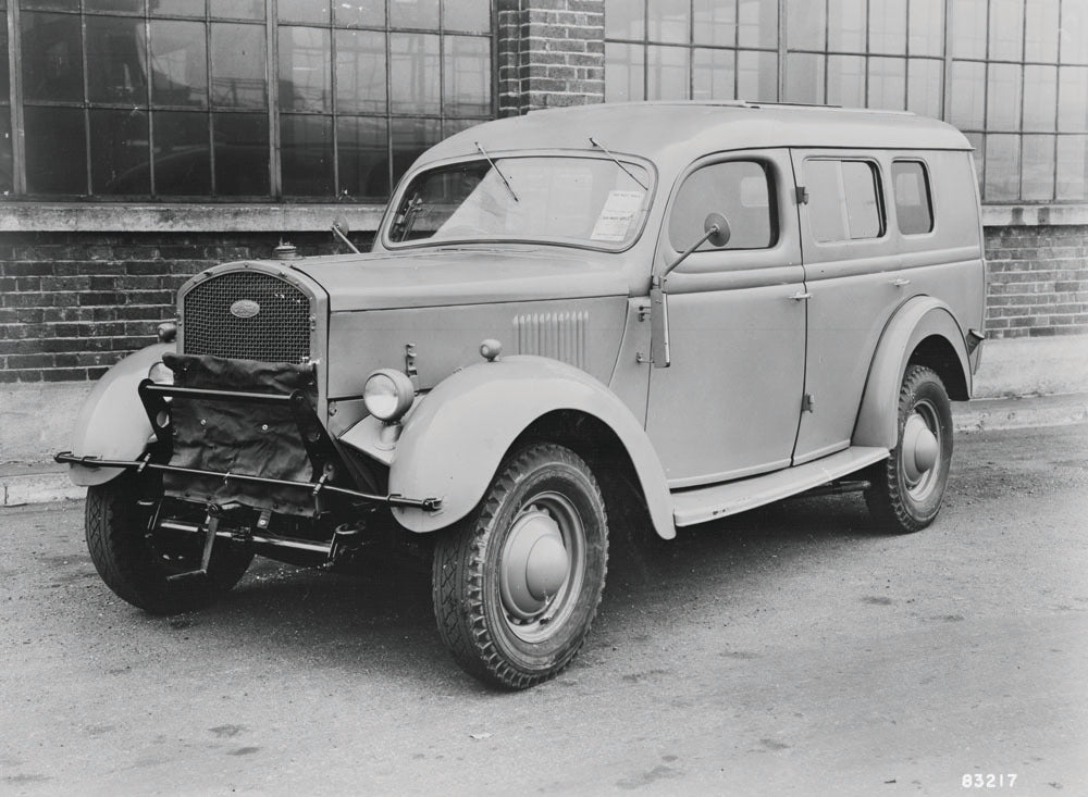Undated Ford England pre WWII van  0401-0685