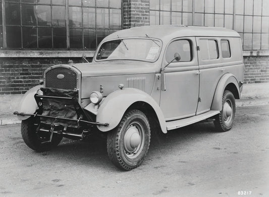 Undated Ford England pre WWII van  0401-0685