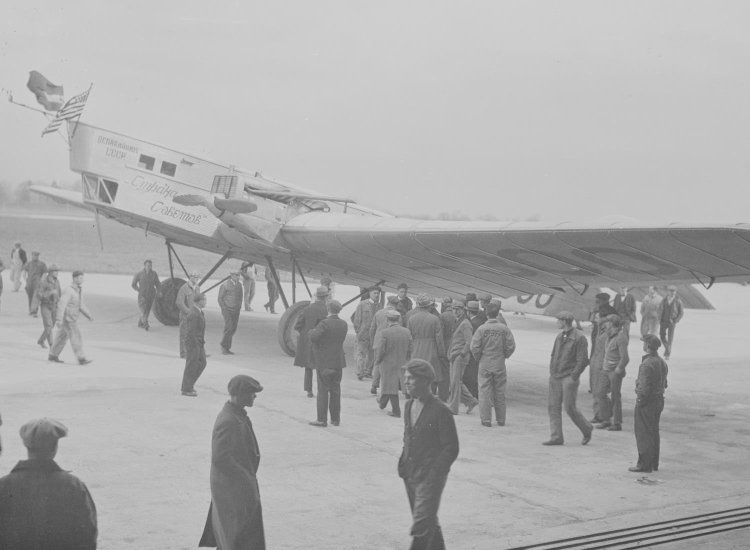 1929 Ford Airport Russian plane and aviators visit  0401-0710