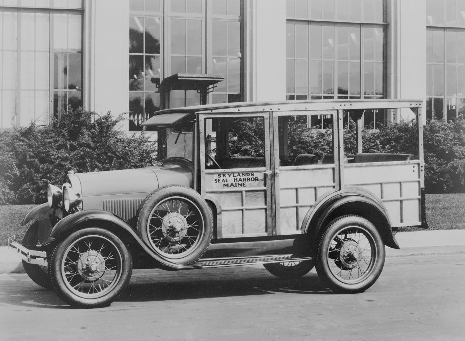1929 Ford Model A station wagon  0401-0714