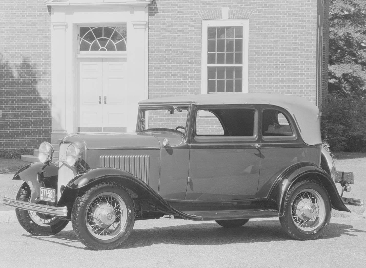 1932 Ford Convertible Sedan  0401-0746