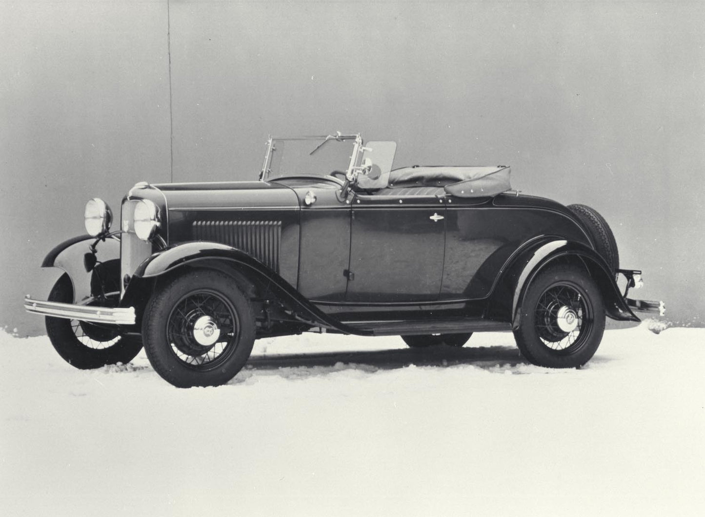 1932 Ford DeLuxe Roadster  0401-0755