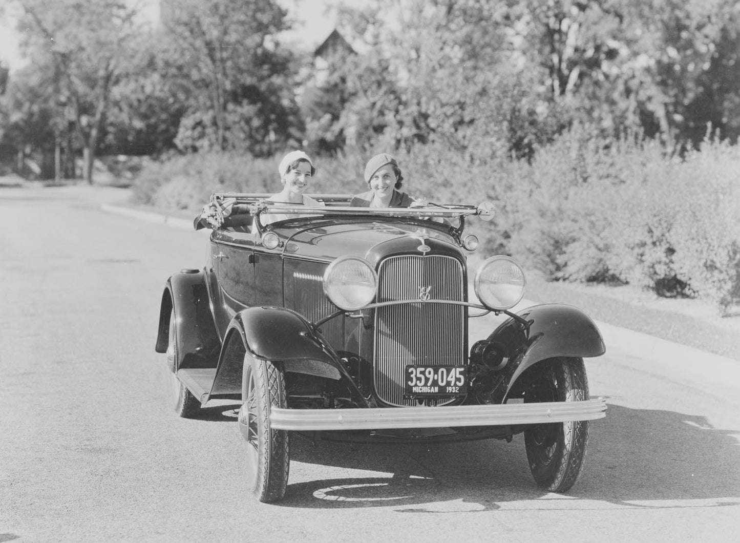 1932 Ford Roadster  0401-0763