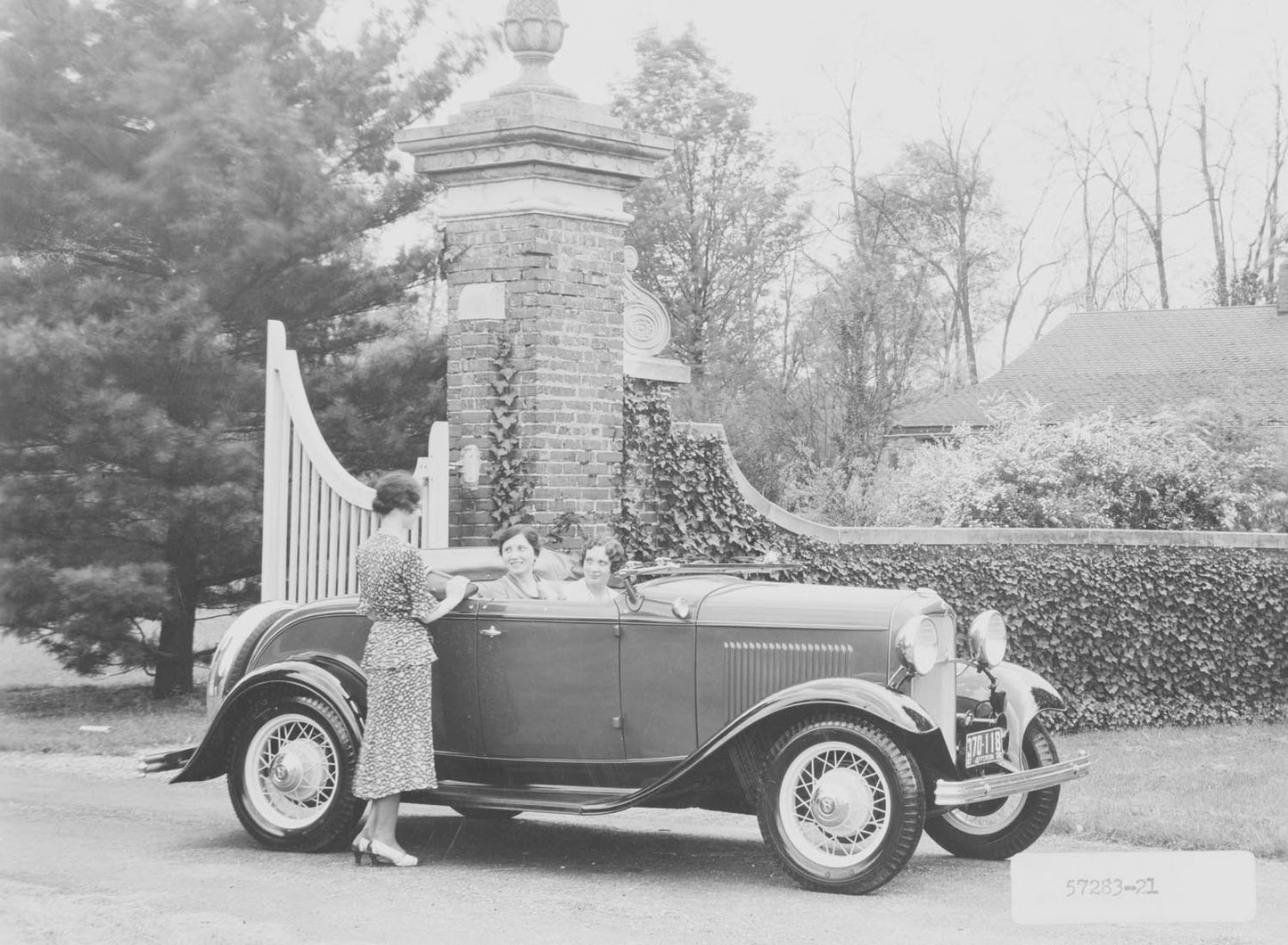 1932 Ford Roadster  0401-0764