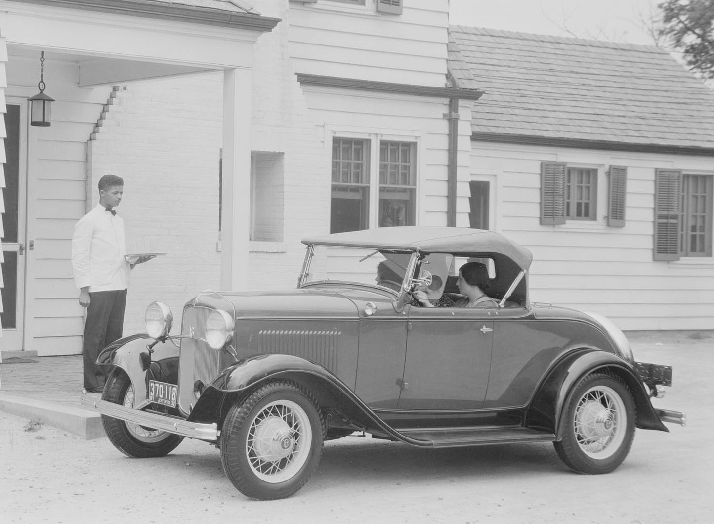 1932 Ford Roadster  0401-0765