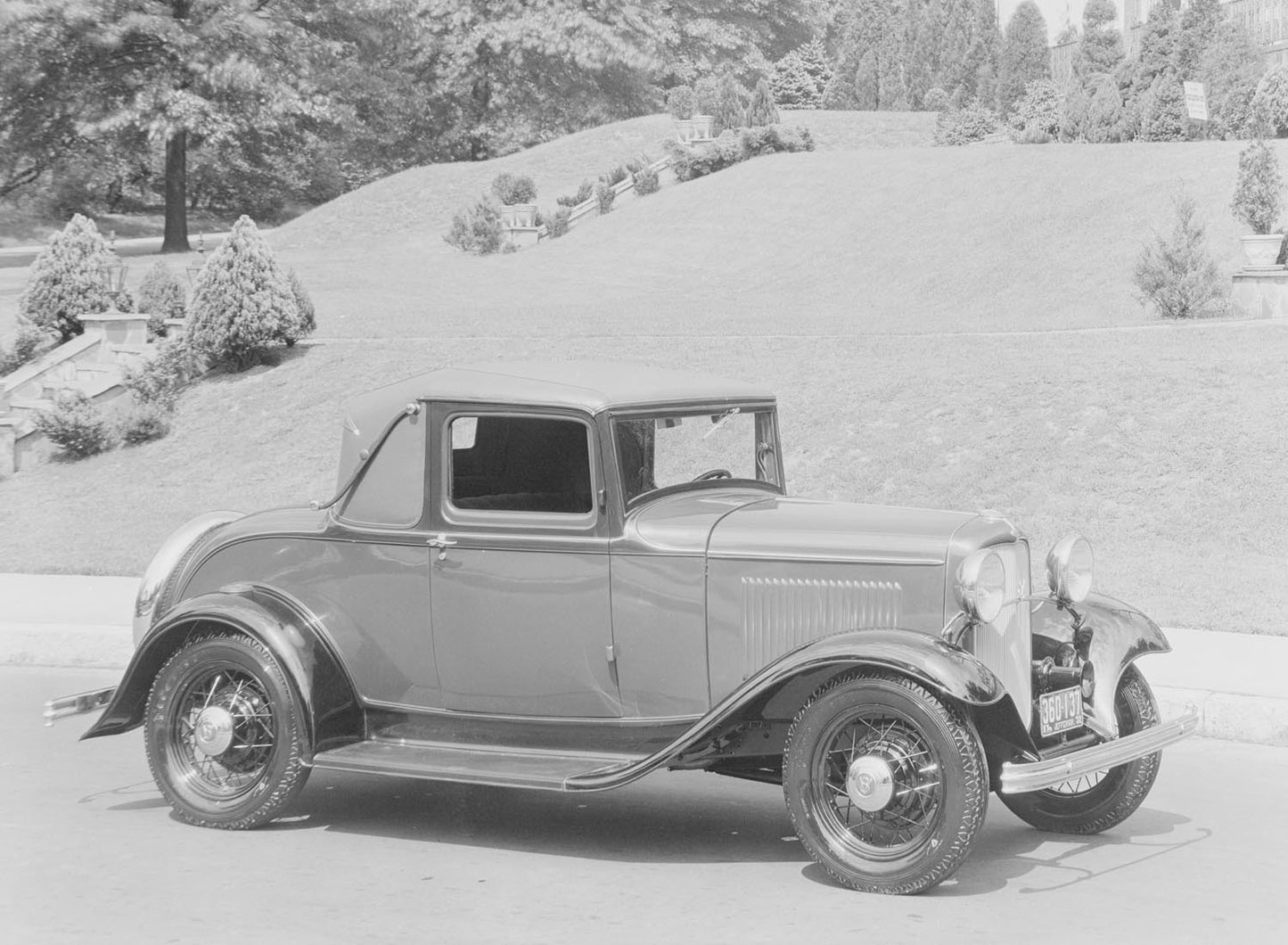 1932 Ford Sports Coupe  0401-0767