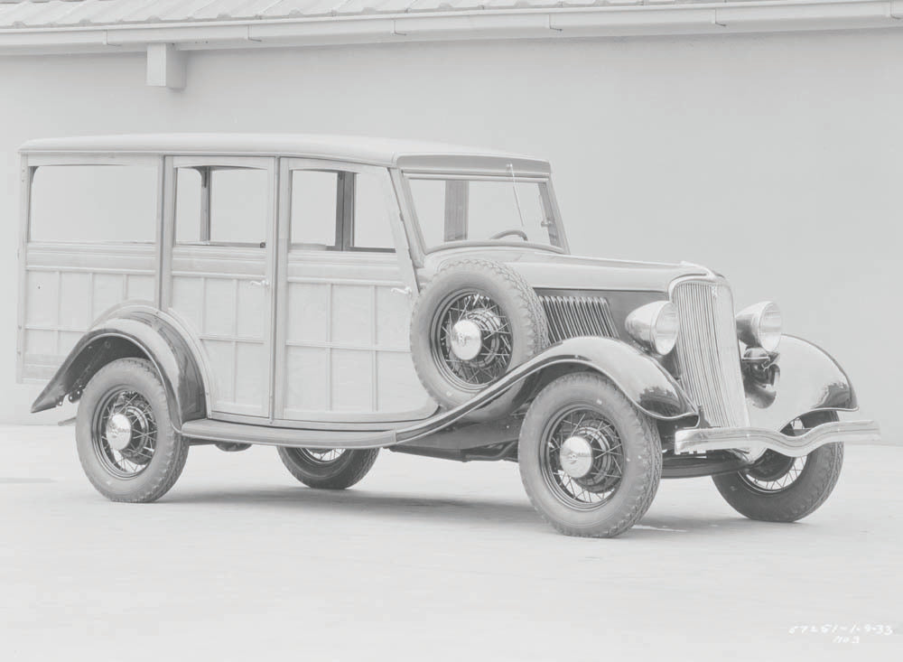 1933 Ford station wagon  0401-0774