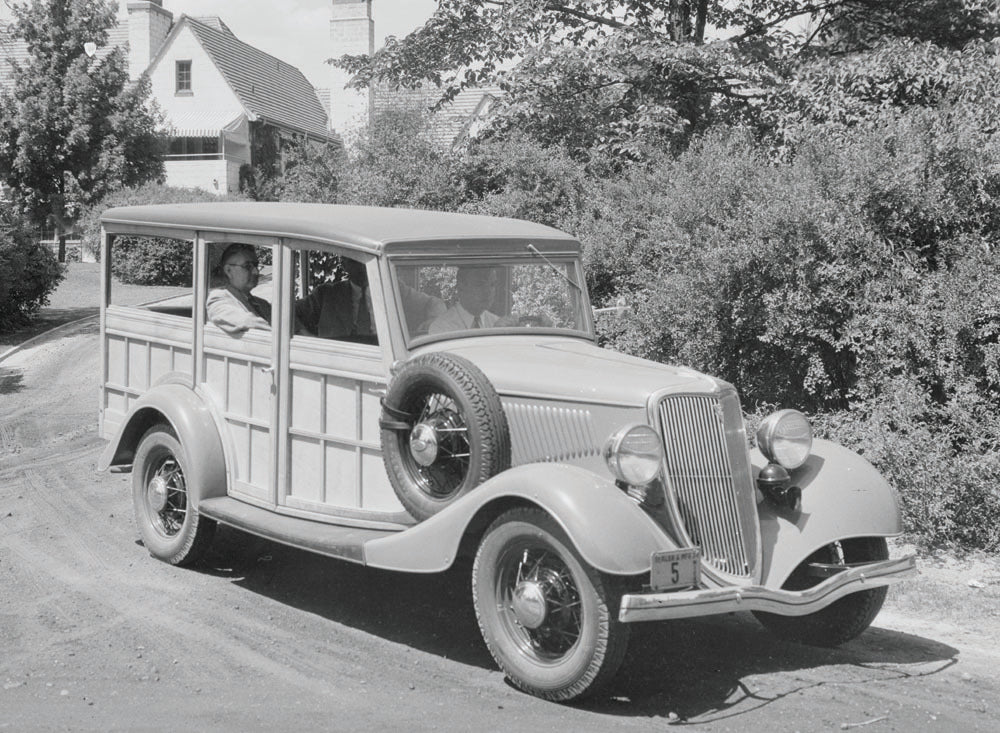 1934 Ford station wagon  0401-0790