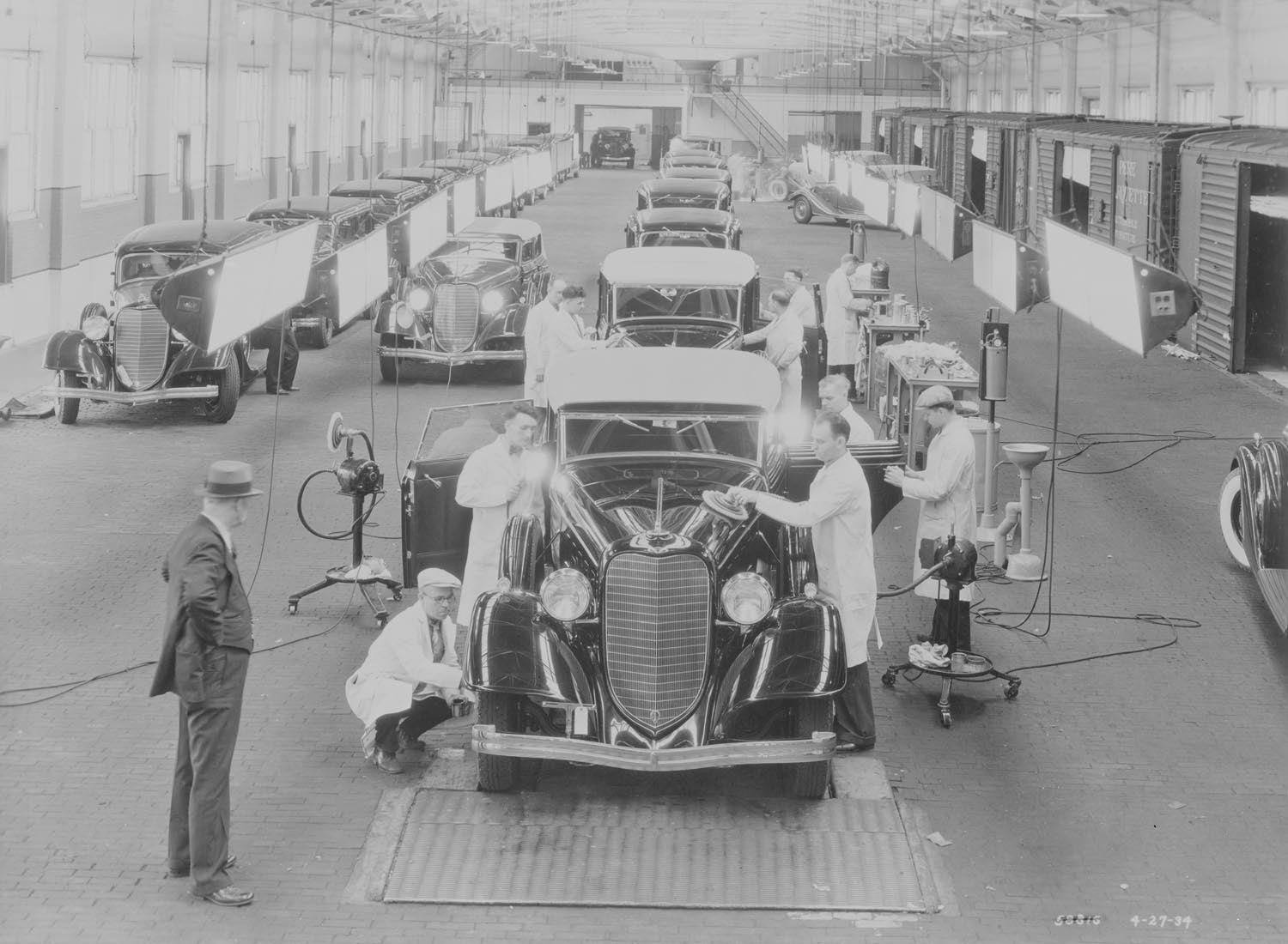 1934 Lincoln final assembly area  0401-0798
