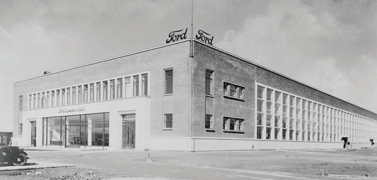 1935 (circa) Ford Bucharest Hungary Plant  0401-0799
