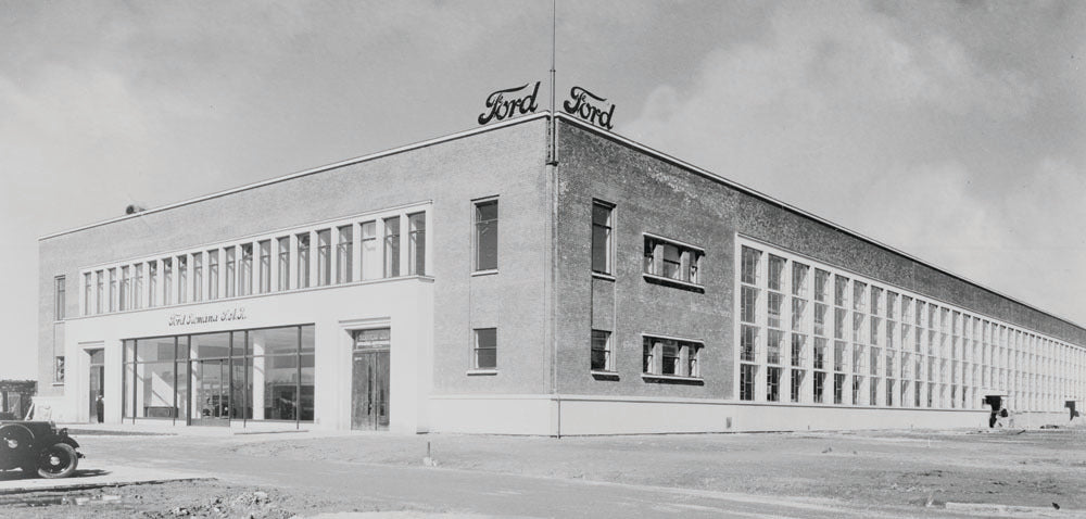 1935 (circa) Ford Bucharest Hungary Plant  0401-0799