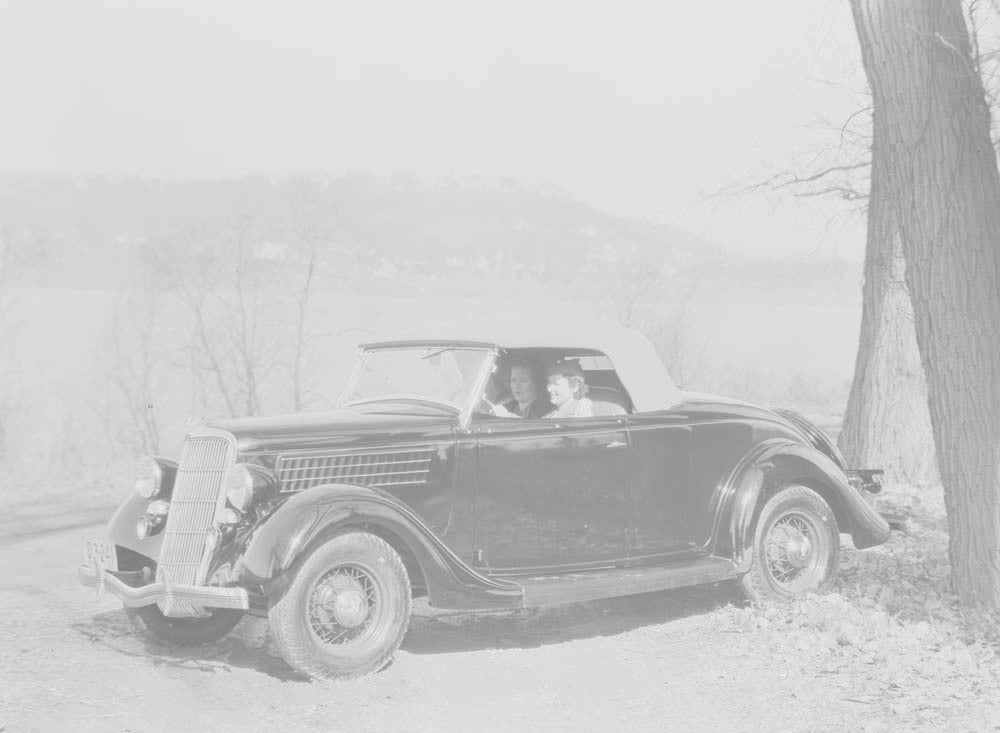 1935 Ford DeLuxe Roadster  0401-0800