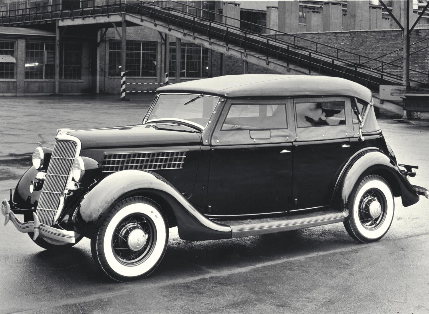 1935 Ford Phaeton  0401-0804