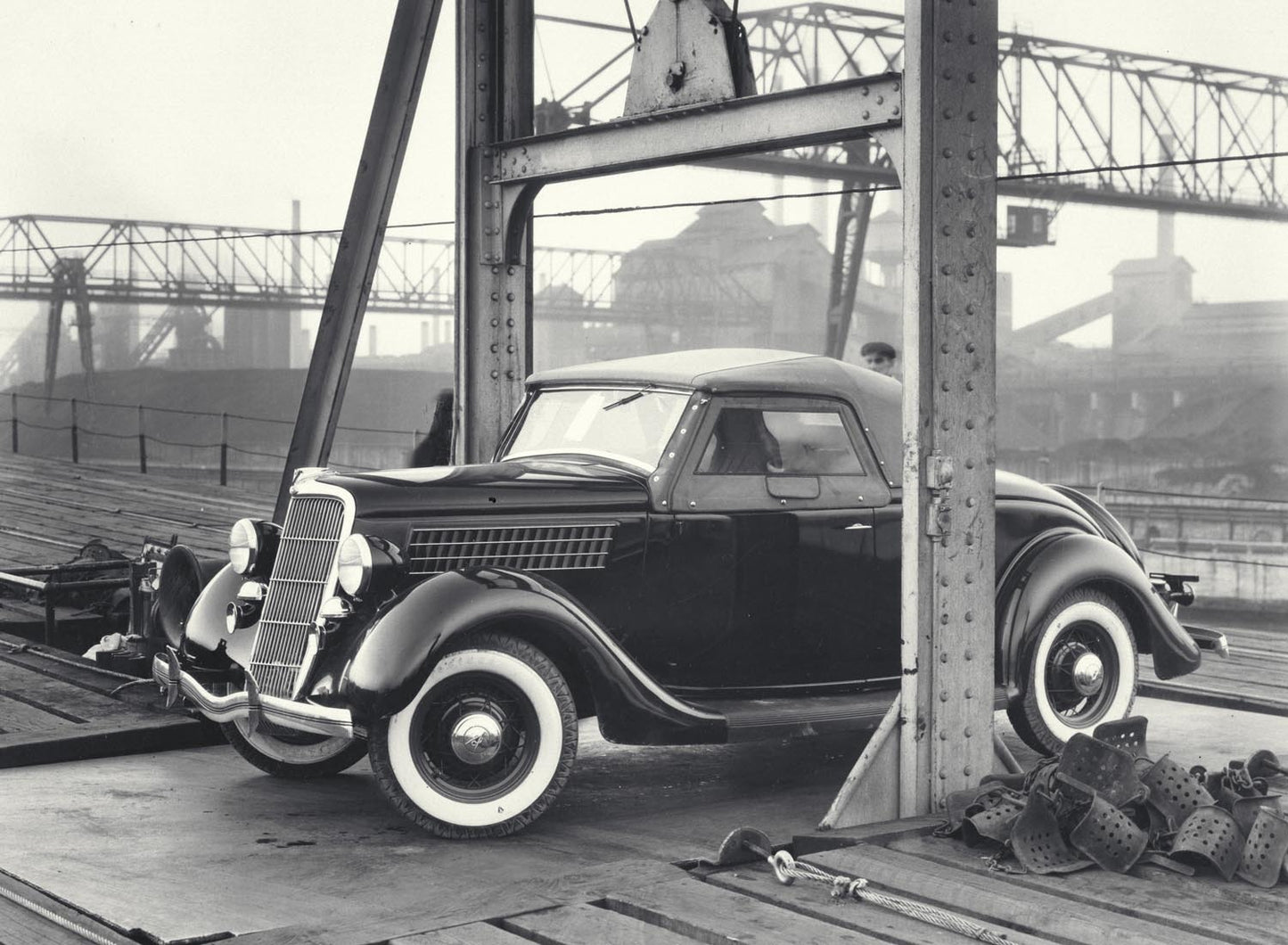 1935 Ford Roadster  0401-0805