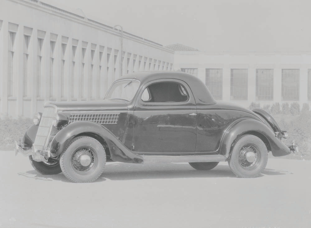 1935 Ford Three Wincow Coupe  0401-0807