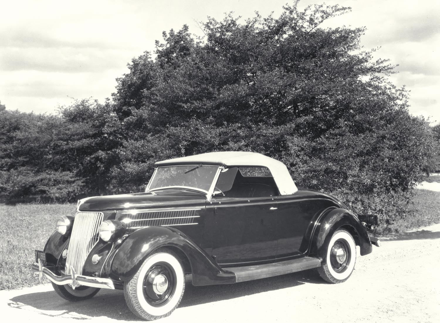 1936 Ford Roadster  0401-0826
