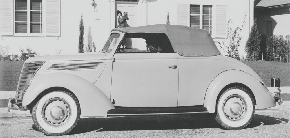 1937 Ford Club Cabriolet  0401-0840