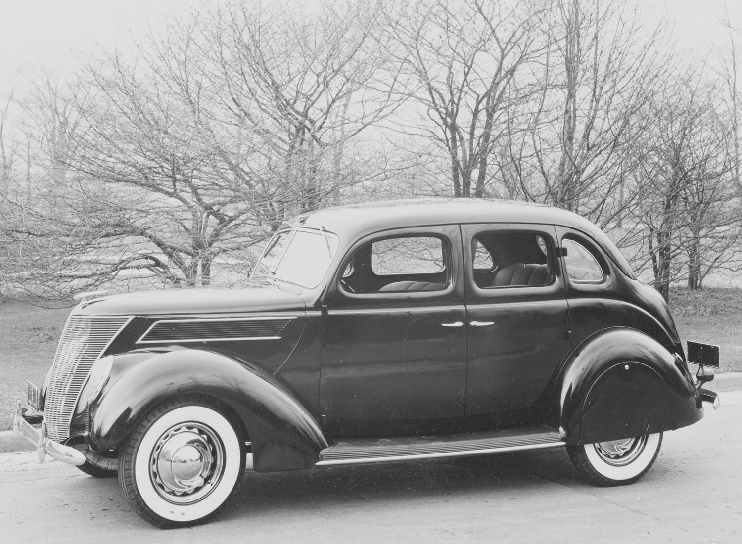 1937 Ford Fordor Touring  0401-0843