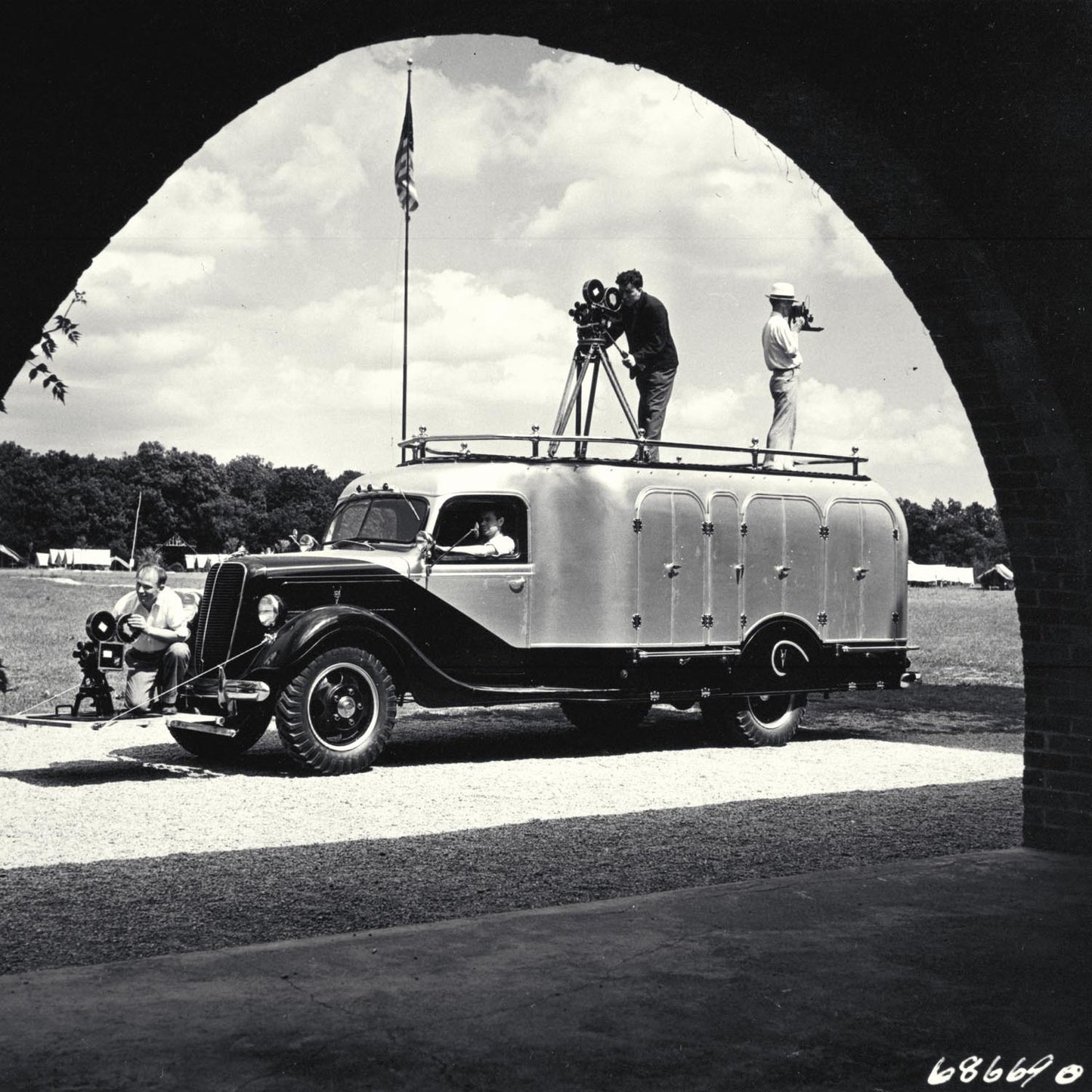 1937 Ford Photographic generating truck  0401-0844